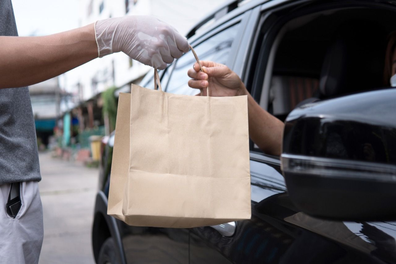 توفير الراحة لعملائك مع خدمات الاستلام من الرصيف: لماذا وكيف تضيف هذه الخدمة إلى عملك الإلكتروني